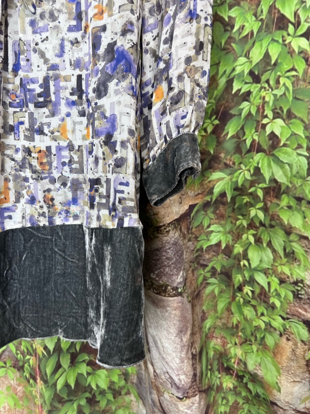 VINTAGE AUTHENTIC FENDI Watercolor Silk Abstract Blouse, XS - Picture 4 of 16